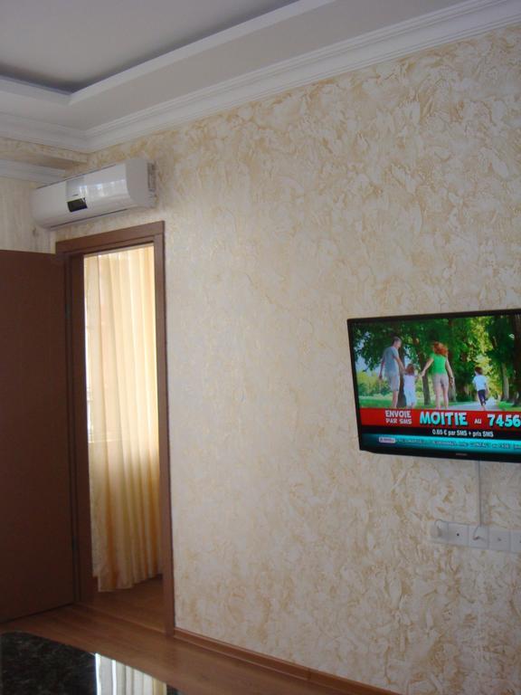 Nino Apartment On Pirosmani Batumi Pokoj fotografie